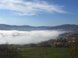 Bardi sopra le nebbie - foto Davide Galli